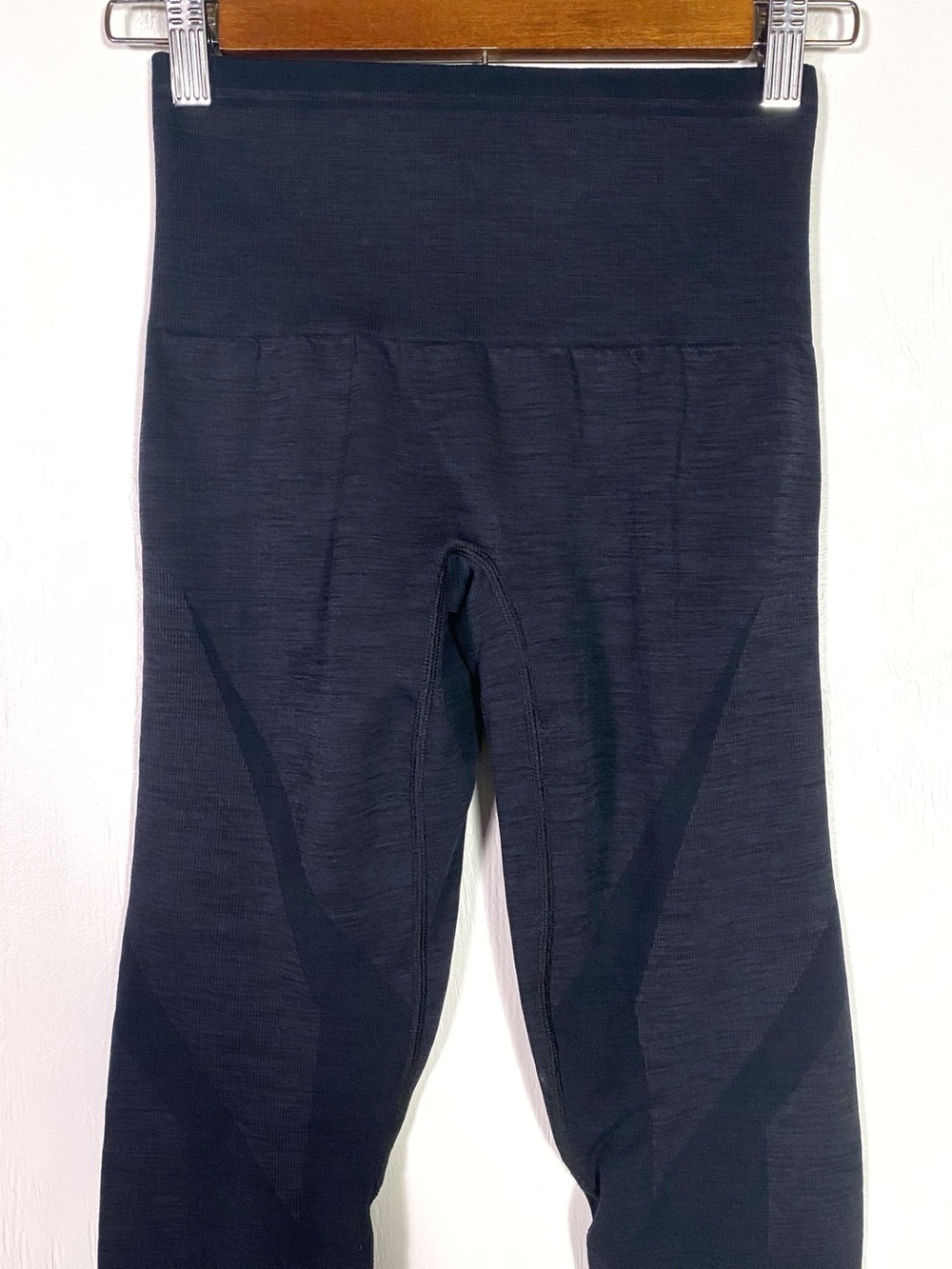 LNDR Performance Merino Ribbed Leggings - Picture 2 of 6